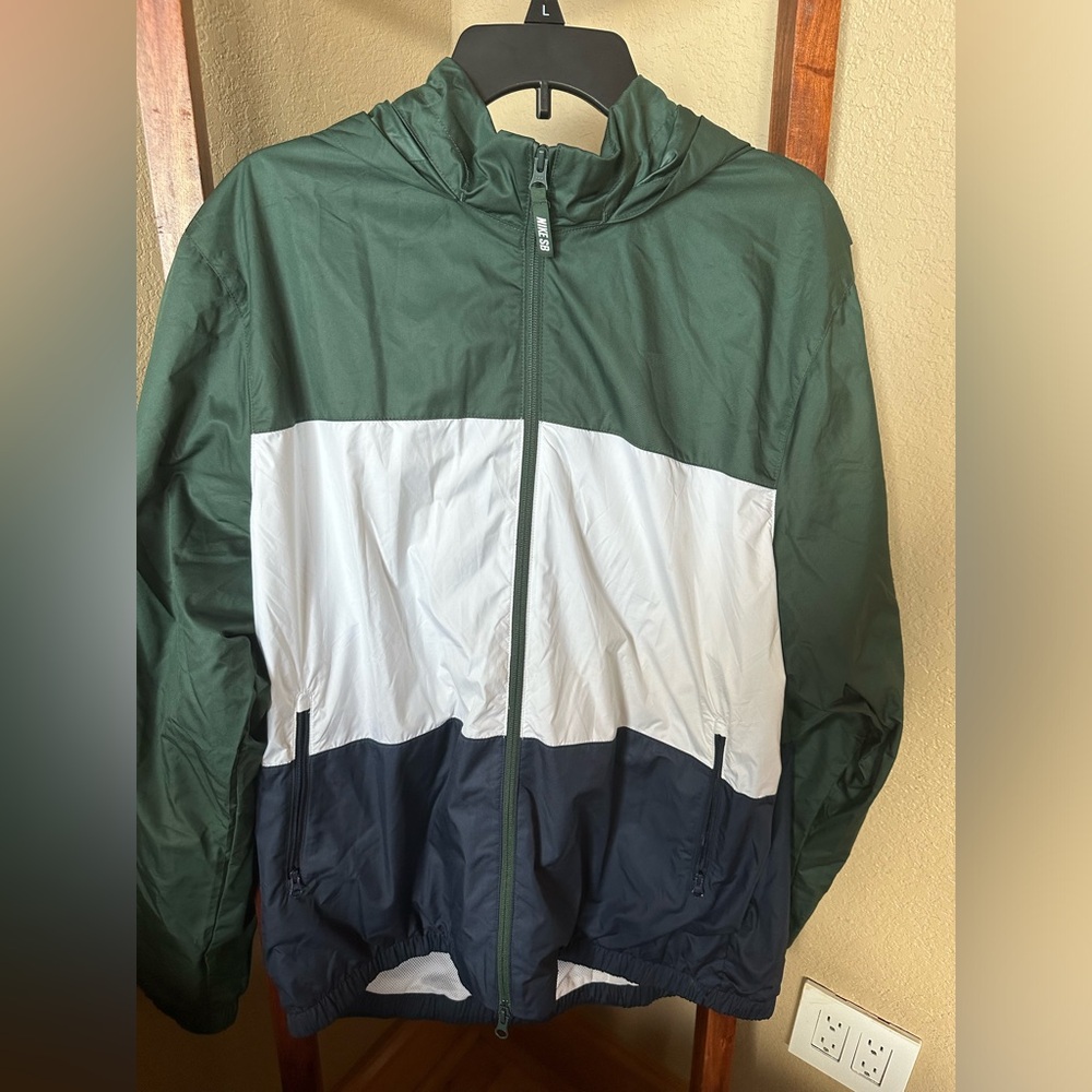 XL Nike SB Windbreaker Jacket